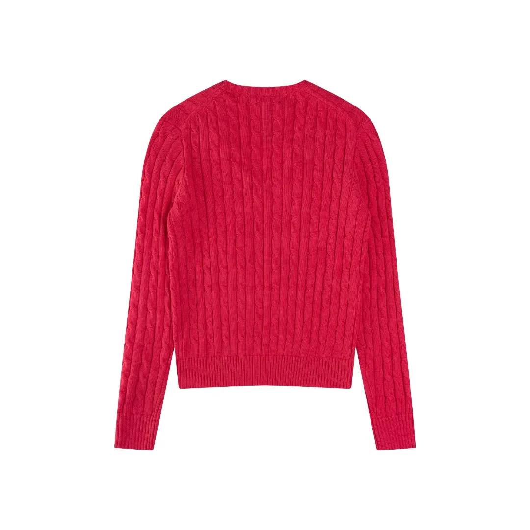 P210 #R90 RALPH LAUREN Thirteen colors of Ralph Lauren classic small label embroidery V-neck pullover cable cardigan sweater women's top, high-density LOGO embroidery on the chest, original customization of tag accessories. Made of pure cotton yarn, pure cotton is skin-friendly and comfortable, small label war horse embroidered twist button V-neck sweater🐎High quality, follow the blogger to learn how to wear it! Let’s buy a Ralph Lauren cable sweater. It’s a super hard-to-find series after it became popular. It’s hard to find one on the official website. It’s simple and practical to wear, with a lazy and loose feel. The thickened fabric has more texture, feels soft and delicate, and has a loose fit. Whether worn alone or layered, you can wear different styles of fashion with just one piece!   Size： Sleeve length: 60/61/62/63